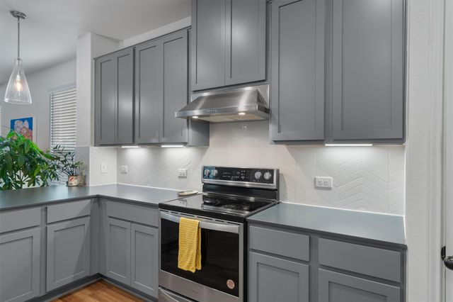 6408 Wagon Spring ST, Del Valle, TX 78617