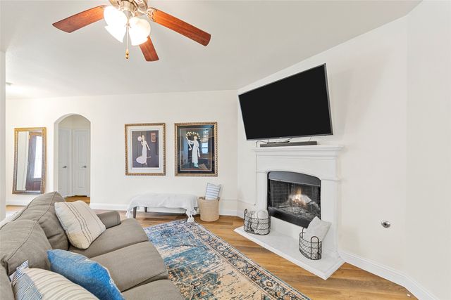 1514 Greenbrier Drive, Van Alstyne, TX 75495