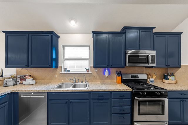 1514 Greenbrier Drive, Van Alstyne, TX 75495