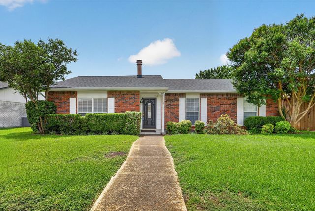 2910 Flagstone Drive, Garland, TX 75044