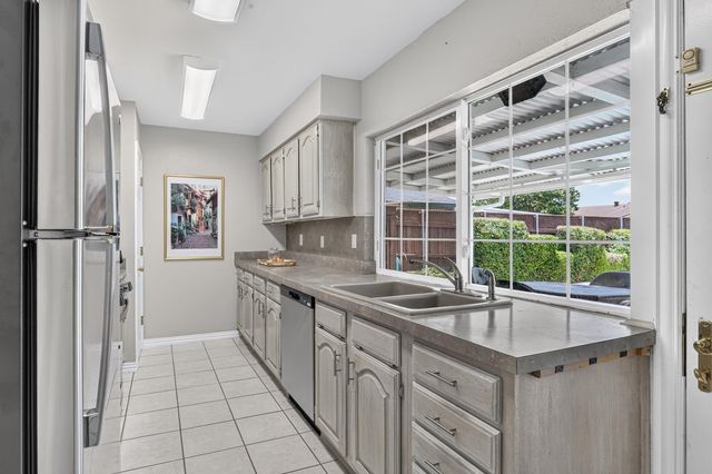 2910 Flagstone Drive, Garland, TX 75044