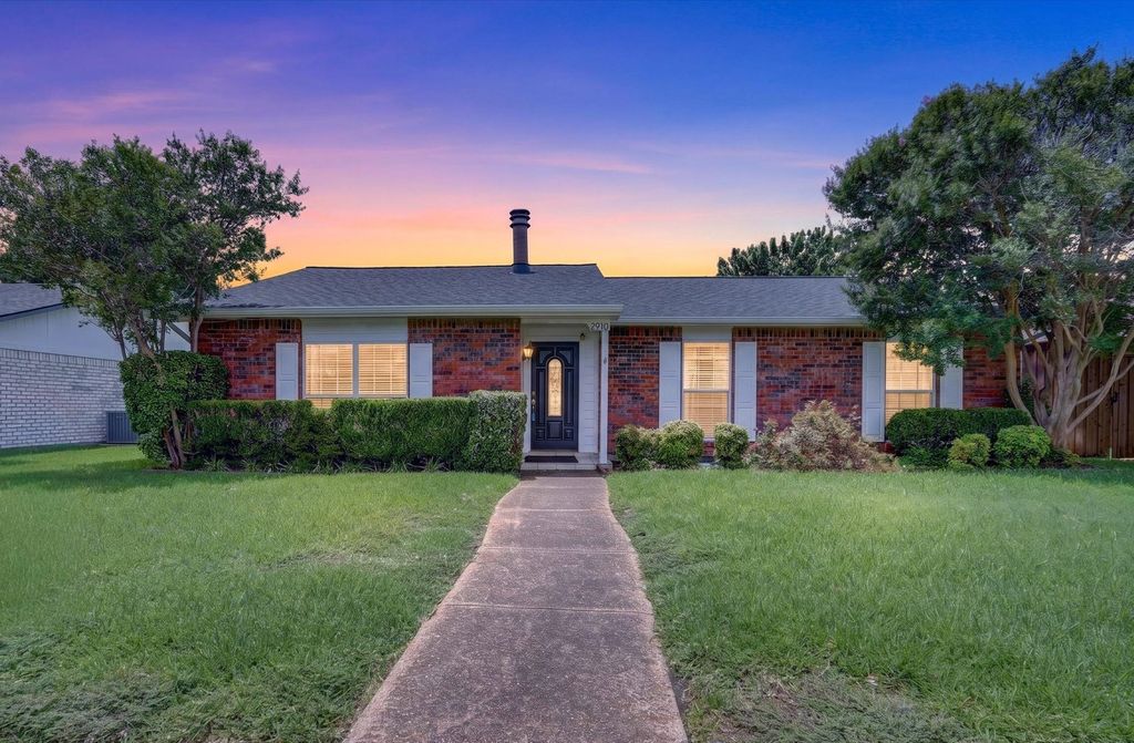 2910 Flagstone Drive, Garland, TX 75044