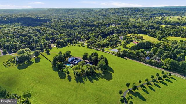 1088 HIGHLAND RD, Newtown, PA 18940
