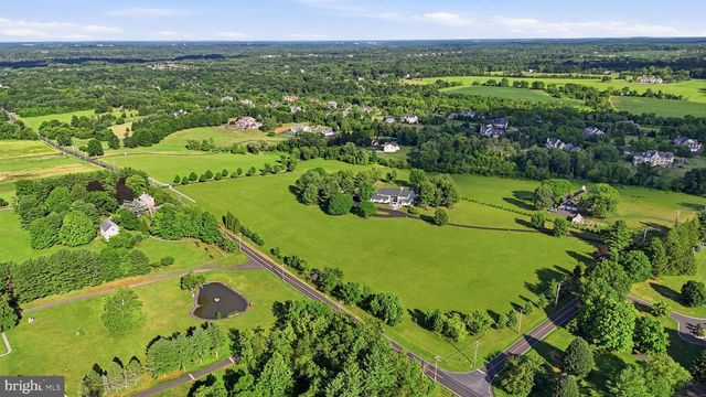 1088 HIGHLAND RD, Newtown, PA 18940