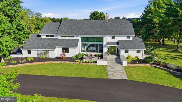 1088 HIGHLAND RD, Newtown, PA 18940