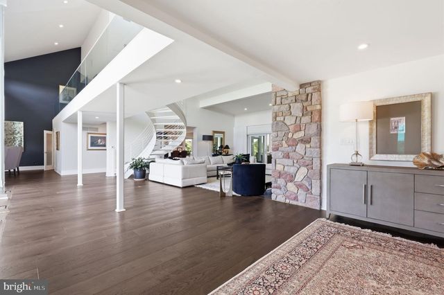 1088 HIGHLAND RD, Newtown, PA 18940