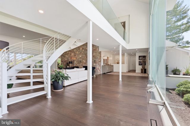 1088 HIGHLAND RD, Newtown, PA 18940