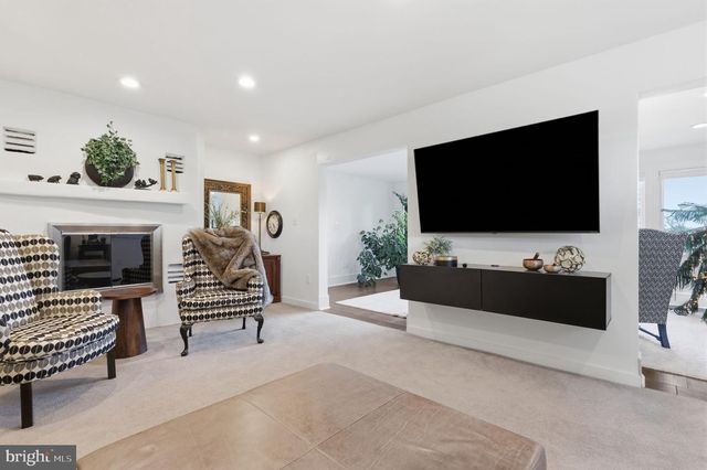 1088 HIGHLAND RD, Newtown, PA 18940