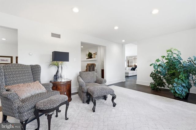 1088 HIGHLAND RD, Newtown, PA 18940