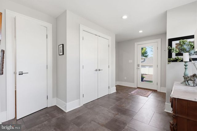 1088 HIGHLAND RD, Newtown, PA 18940