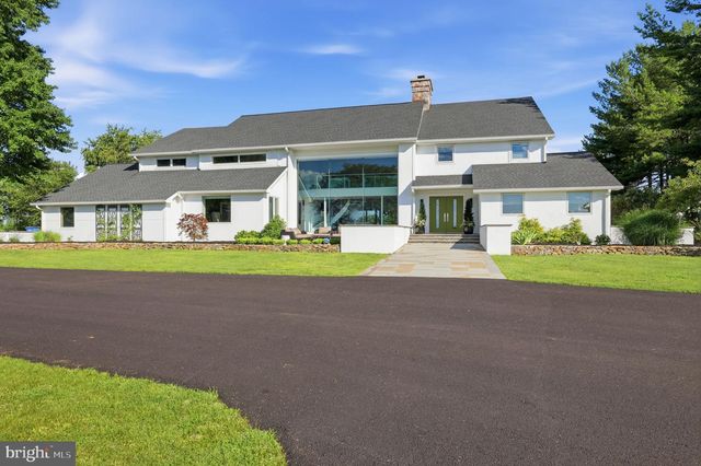 1088 HIGHLAND RD, Newtown, PA 18940