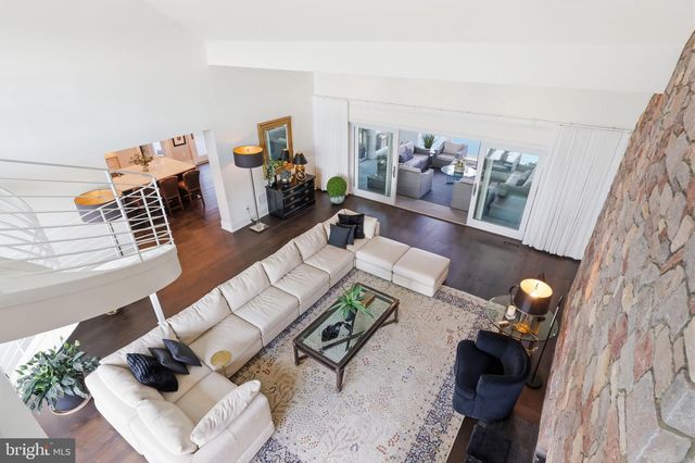 1088 HIGHLAND RD, Newtown, PA 18940