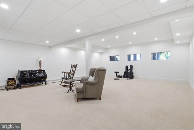 1088 HIGHLAND RD, Newtown, PA 18940
