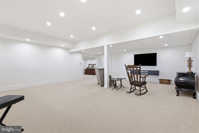1088 HIGHLAND RD, Newtown, PA 18940