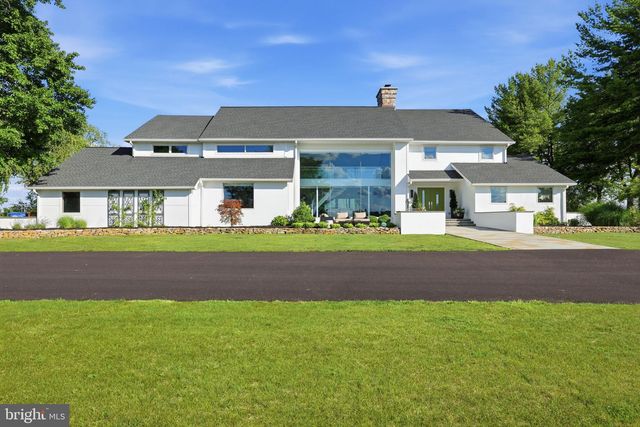 1088 HIGHLAND RD, Newtown, PA 18940