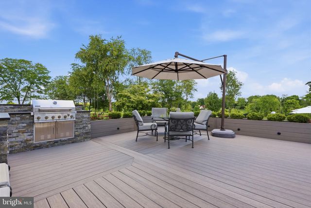 1088 HIGHLAND RD, Newtown, PA 18940