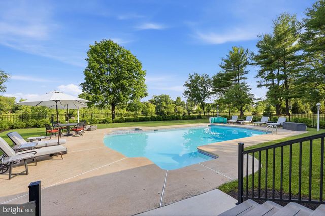 1088 HIGHLAND RD, Newtown, PA 18940