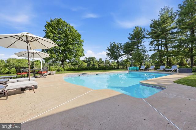 1088 HIGHLAND RD, Newtown, PA 18940