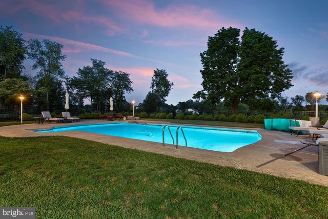 1088 HIGHLAND RD, Newtown, PA 18940