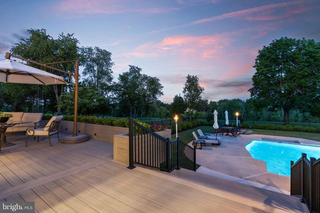 1088 HIGHLAND RD, Newtown, PA 18940