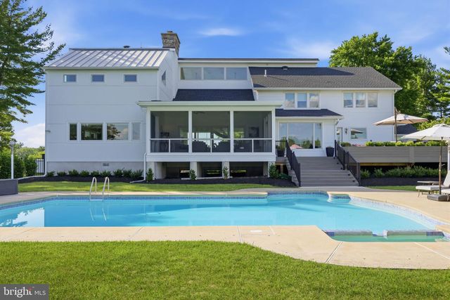 1088 HIGHLAND RD, Newtown, PA 18940