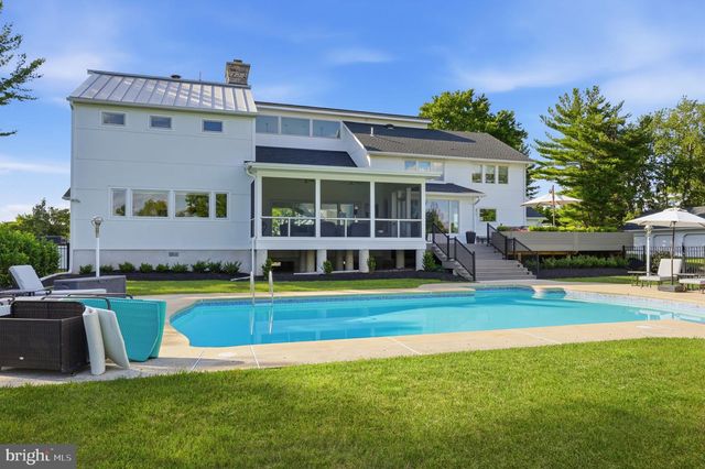 1088 HIGHLAND RD, Newtown, PA 18940