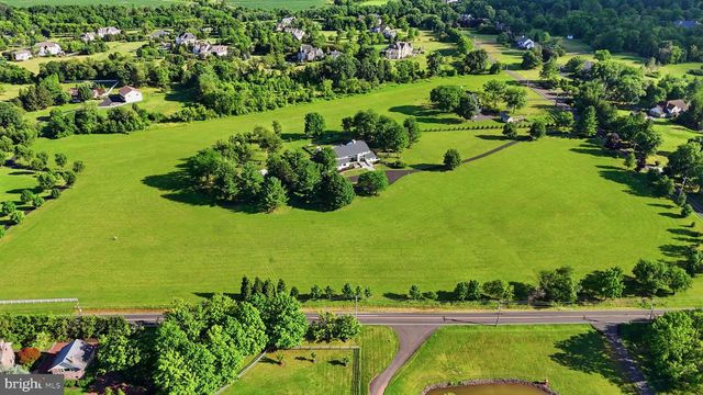 1088 HIGHLAND RD, Newtown, PA 18940