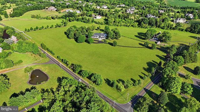 1088 HIGHLAND RD, Newtown, PA 18940
