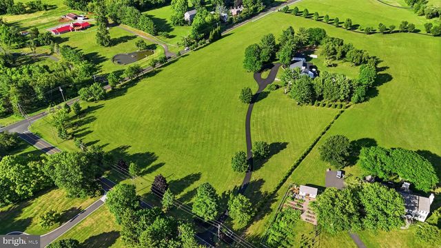 1088 HIGHLAND RD, Newtown, PA 18940