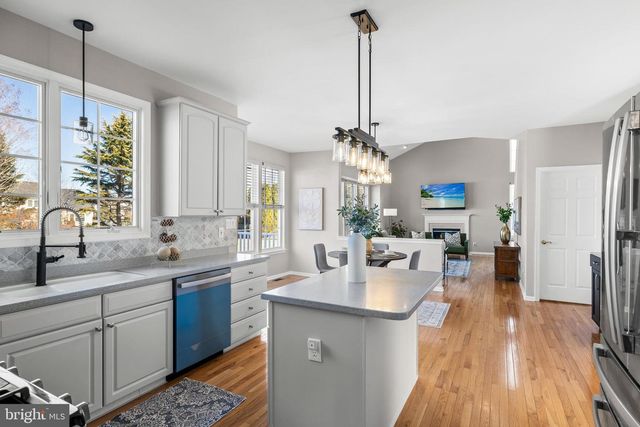 10 COTTONWOOD DR, Lumberton, NJ 08048