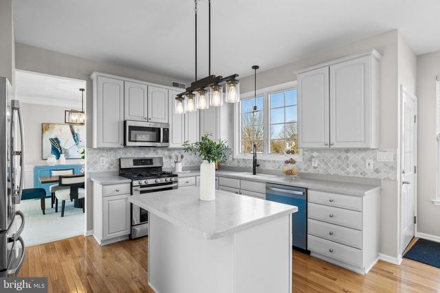 10 COTTONWOOD DR, Lumberton, NJ 08048