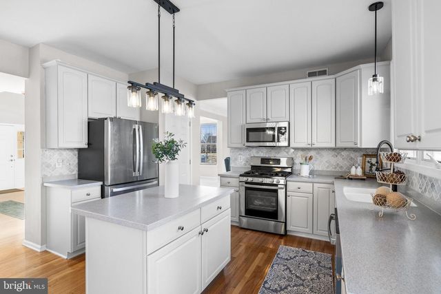 10 COTTONWOOD DR, Lumberton, NJ 08048