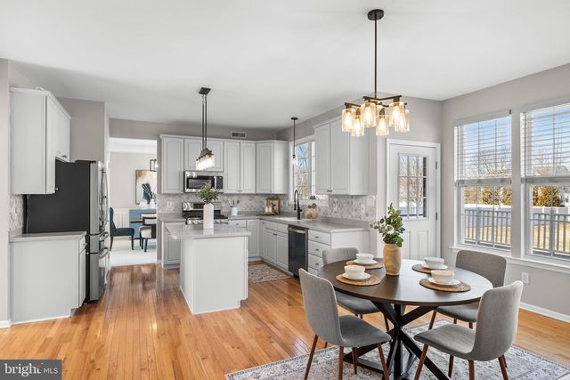 10 COTTONWOOD DR, Lumberton, NJ 08048