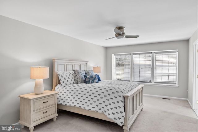 10 COTTONWOOD DR, Lumberton, NJ 08048