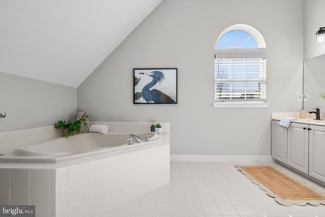 10 COTTONWOOD DR, Lumberton, NJ 08048