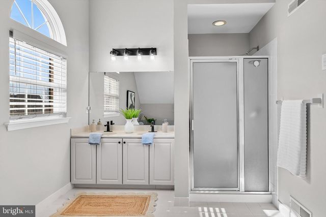 10 COTTONWOOD DR, Lumberton, NJ 08048