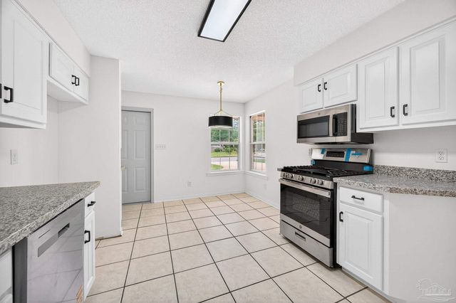 3204 Mariners Dr, Pensacola, FL 32526