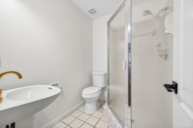3204 Mariners Dr, Pensacola, FL 32526