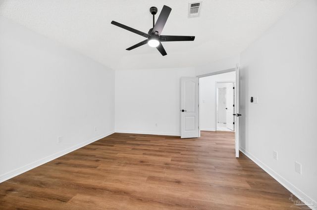 3204 Mariners Dr, Pensacola, FL 32526