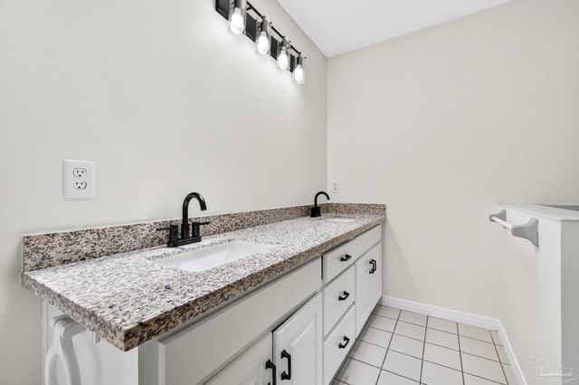 3204 Mariners Dr, Pensacola, FL 32526
