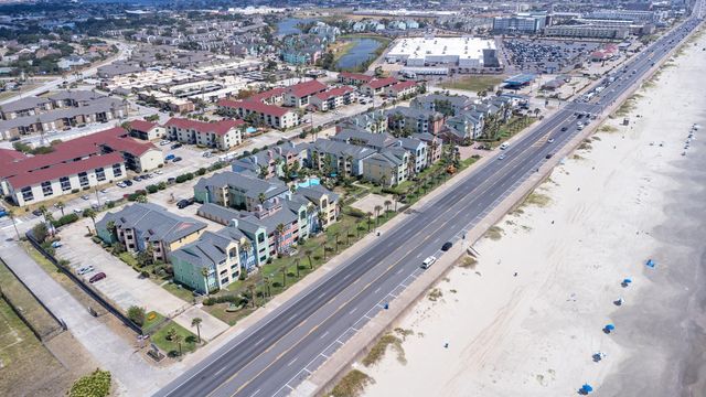 7000 Seawall Boulevard 813, Galveston, TX 77551