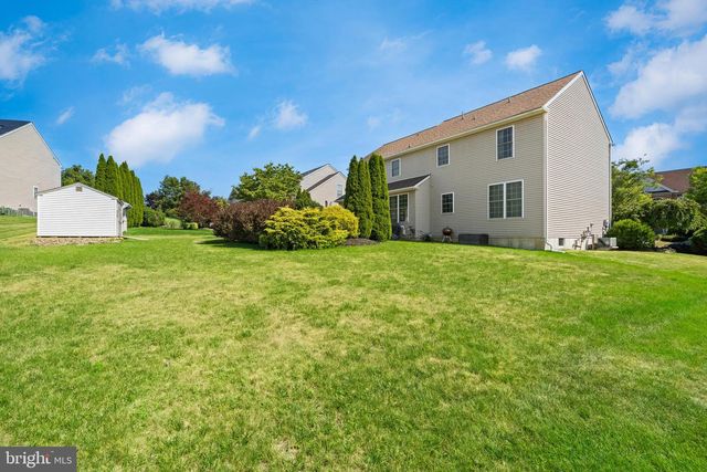 2305 ABERDEEN WAY, Macungie, PA 18062