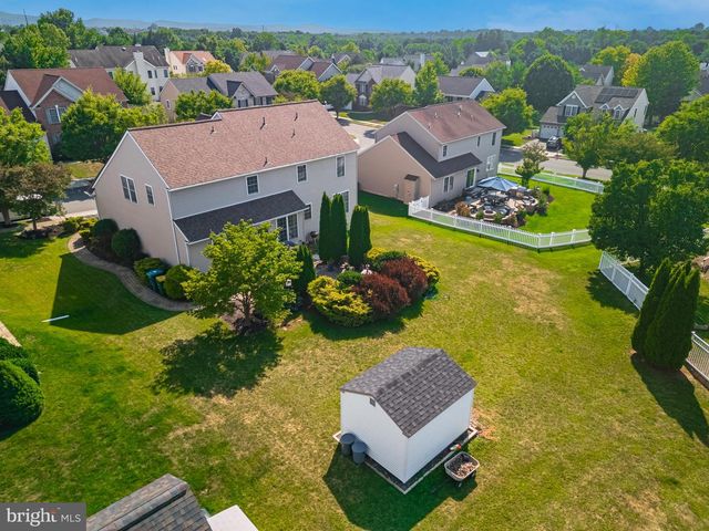 2305 ABERDEEN WAY, Macungie, PA 18062
