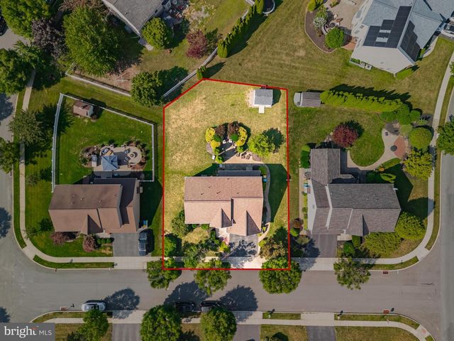 2305 ABERDEEN WAY, Macungie, PA 18062