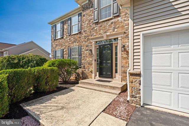 2305 ABERDEEN WAY, Macungie, PA 18062