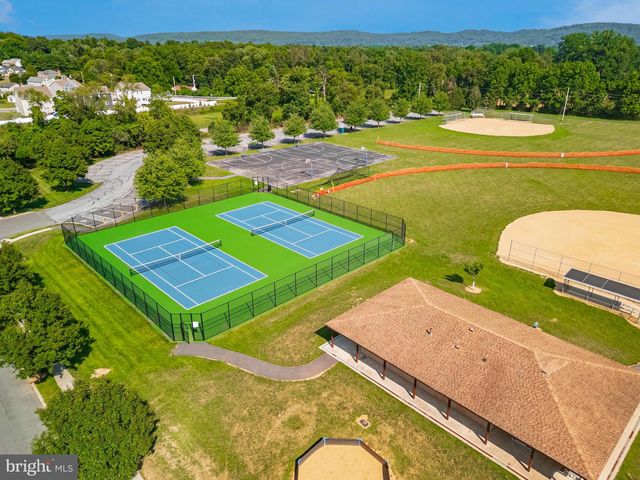 2305 ABERDEEN WAY, Macungie, PA 18062