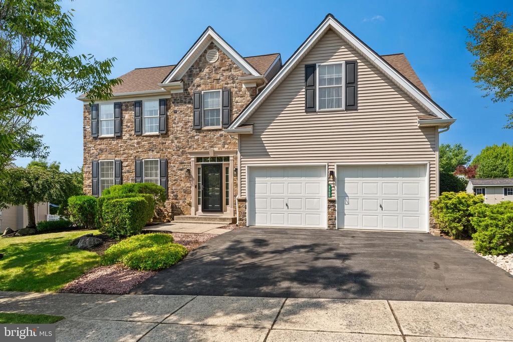 2305 ABERDEEN WAY, Macungie, PA 18062