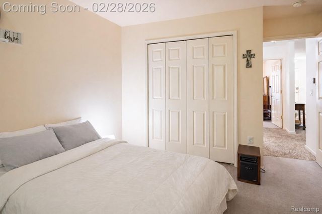 5568 Seabreeze Lane, Sterling Heights, MI 48310