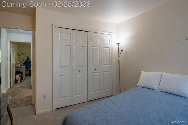 5568 Seabreeze Lane, Sterling Heights, MI 48310