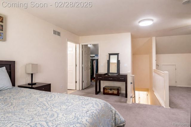 5568 Seabreeze Lane, Sterling Heights, MI 48310